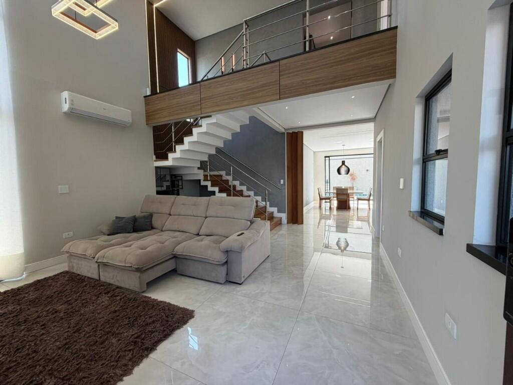 Casa com 4 quartos e 253 m² em Ocian, Praia Grande