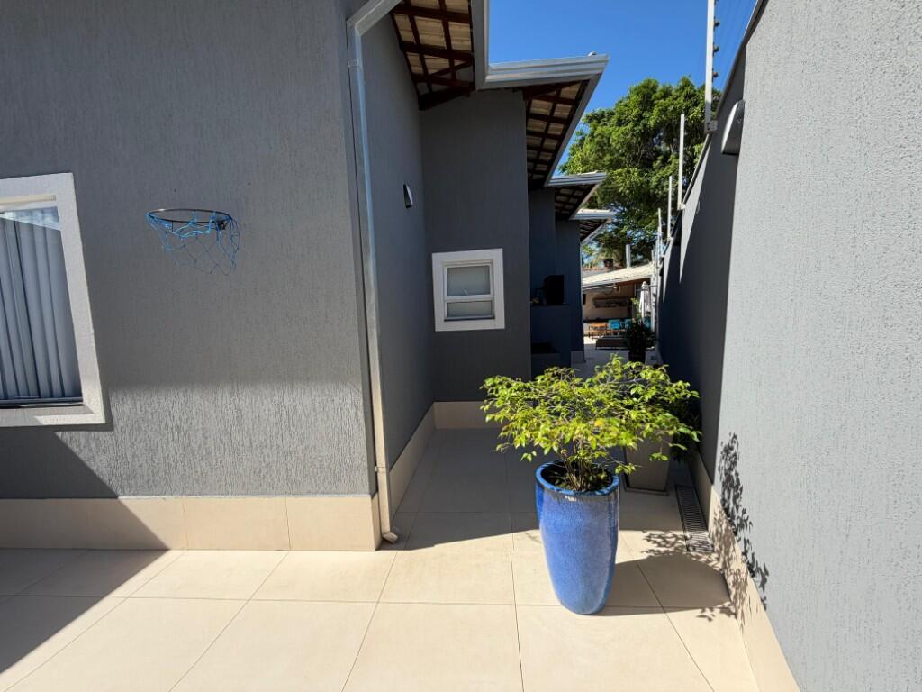 Casa com 4 quartos e 400 m² em Ocian, Praia Grande