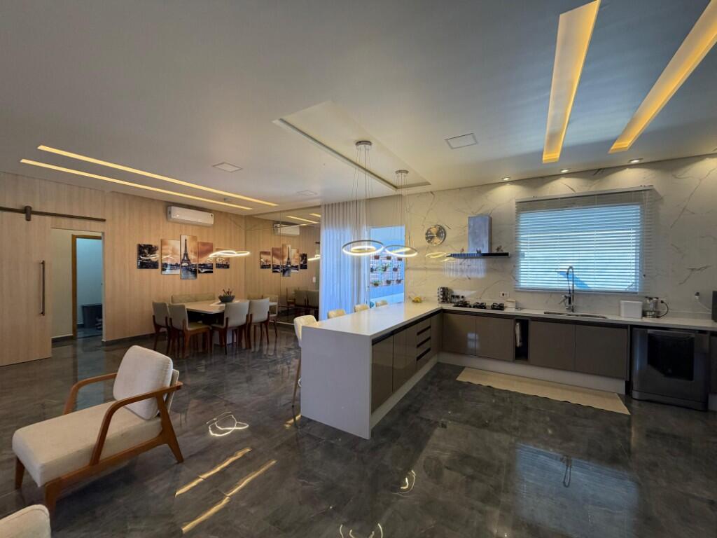 Casa com 4 quartos e 400 m² em Ocian, Praia Grande