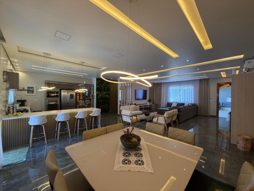 Casa com 4 quartos e 400 m² em Ocian, Praia Grande