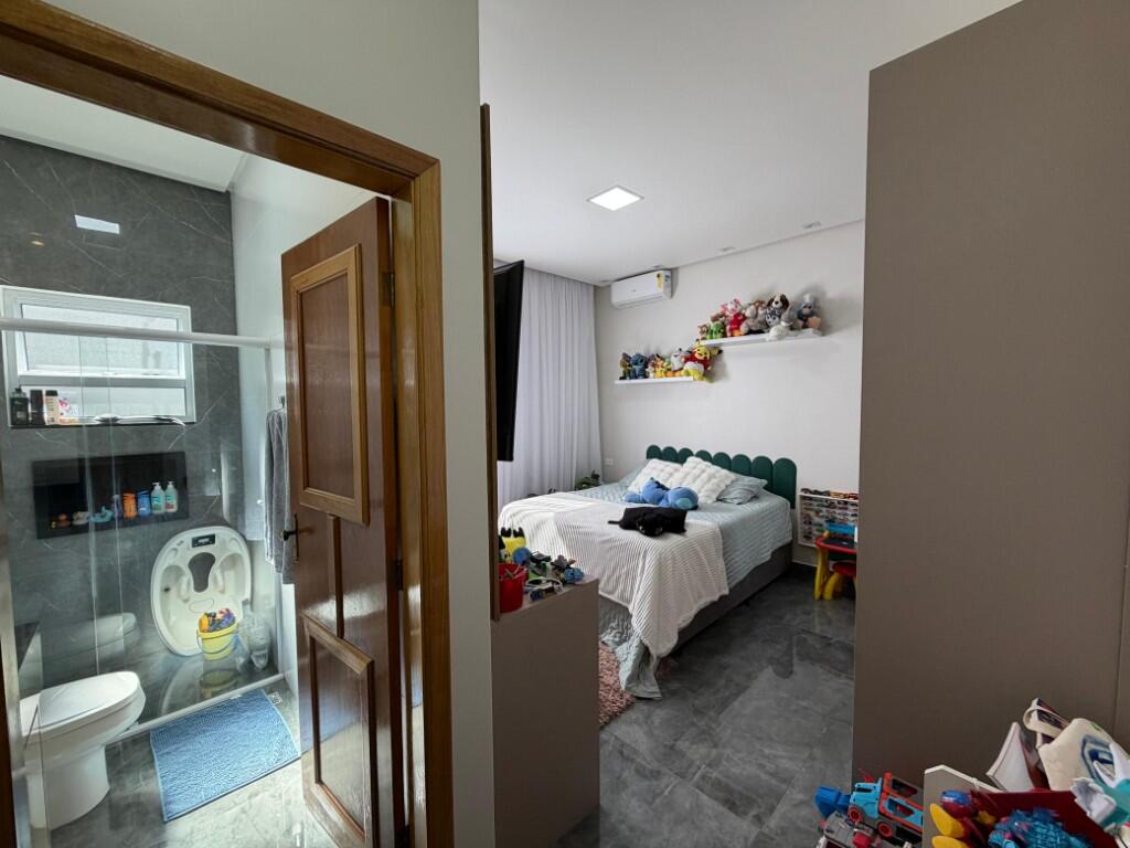 Casa com 4 quartos e 400 m² em Ocian, Praia Grande