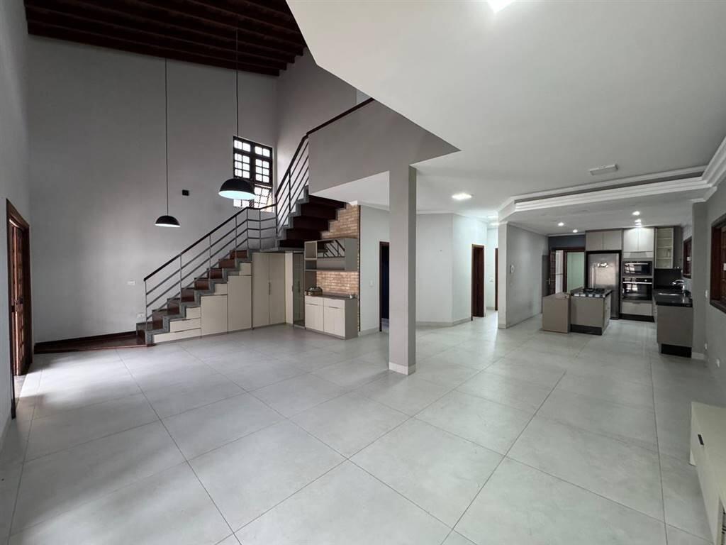 Casa com 4 quartos e 297 m² em Ocian, Praia Grande