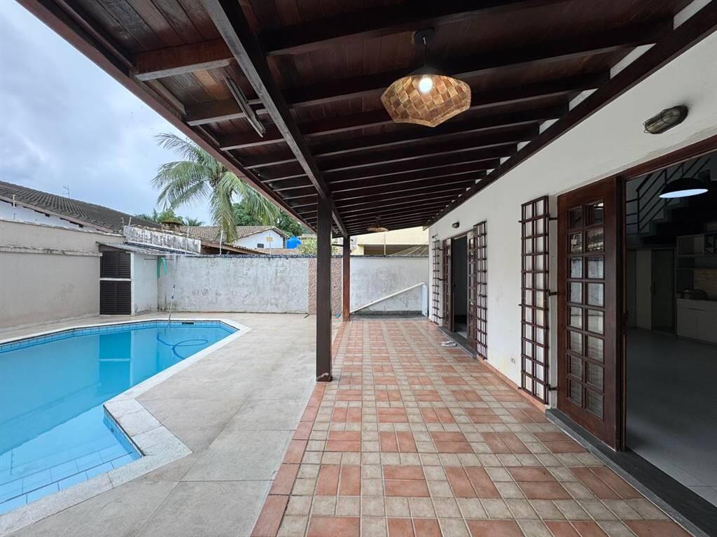 Casa com 4 quartos e 297 m² em Ocian, Praia Grande