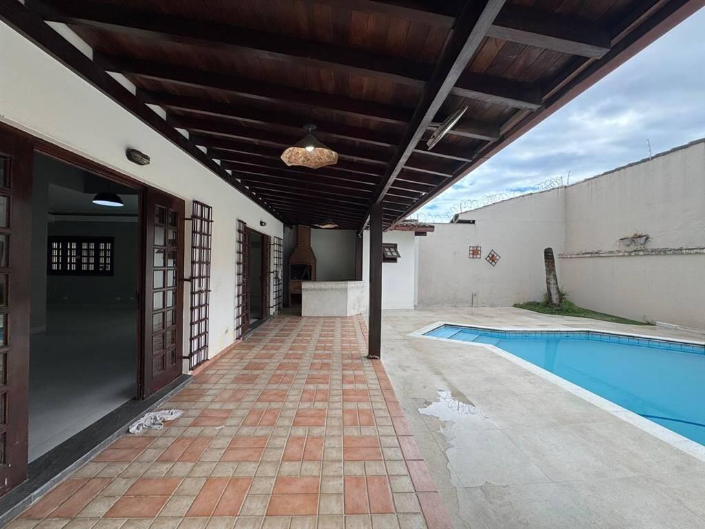 Casa com 4 quartos e 297 m² em Ocian, Praia Grande