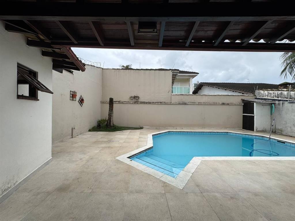 Casa com 4 quartos e 297 m² em Ocian, Praia Grande