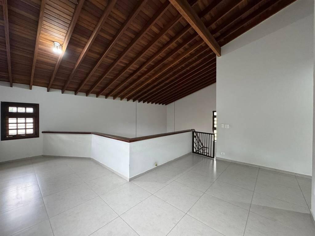 Casa com 4 quartos e 297 m² em Ocian, Praia Grande