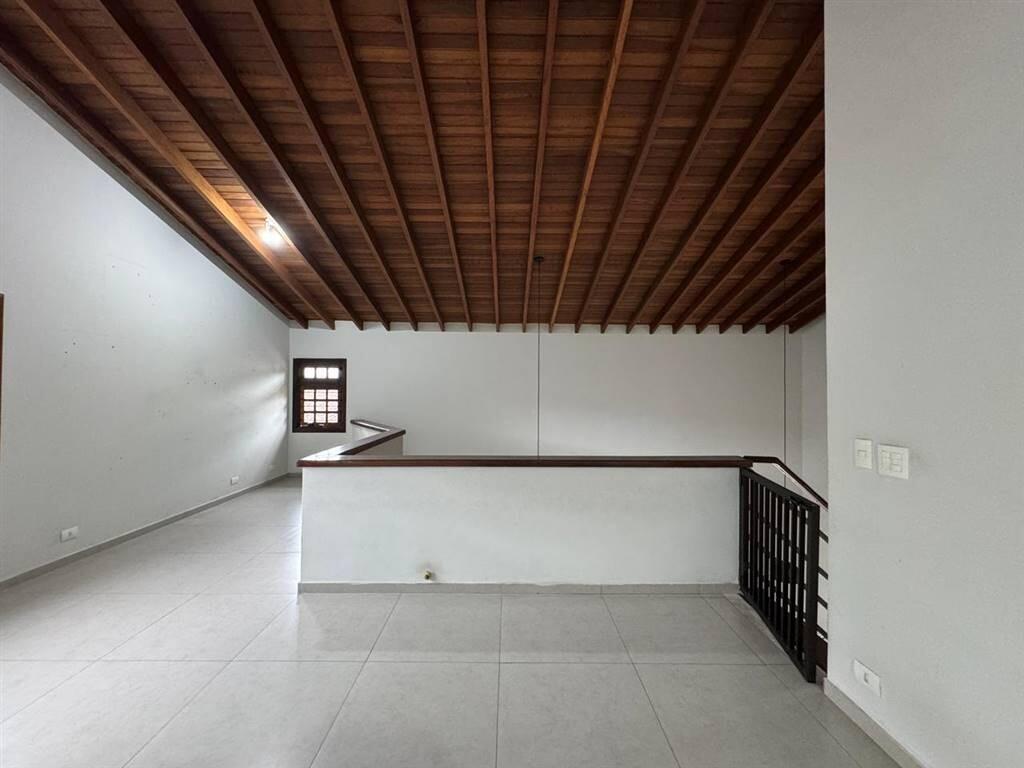 Casa com 4 quartos e 297 m² em Ocian, Praia Grande