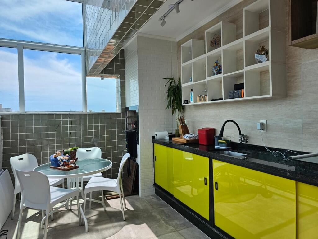 Apartamento com 3 quartos e 165 m² em Ocian, Praia Grande
