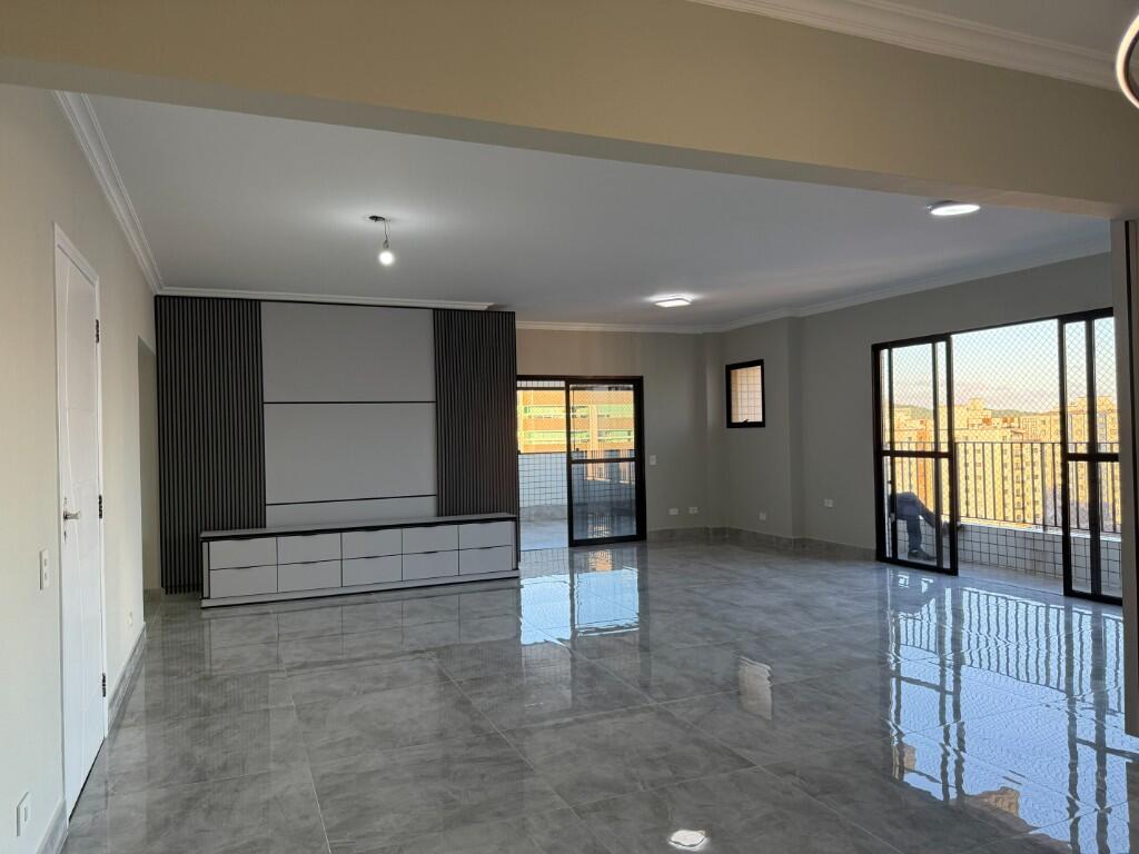 Apartamento com 4 quartos e 319 m² em Ocian, Praia Grande