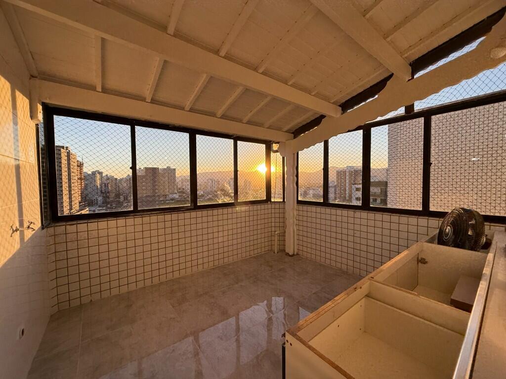 Apartamento com 4 quartos e 319 m² em Ocian, Praia Grande