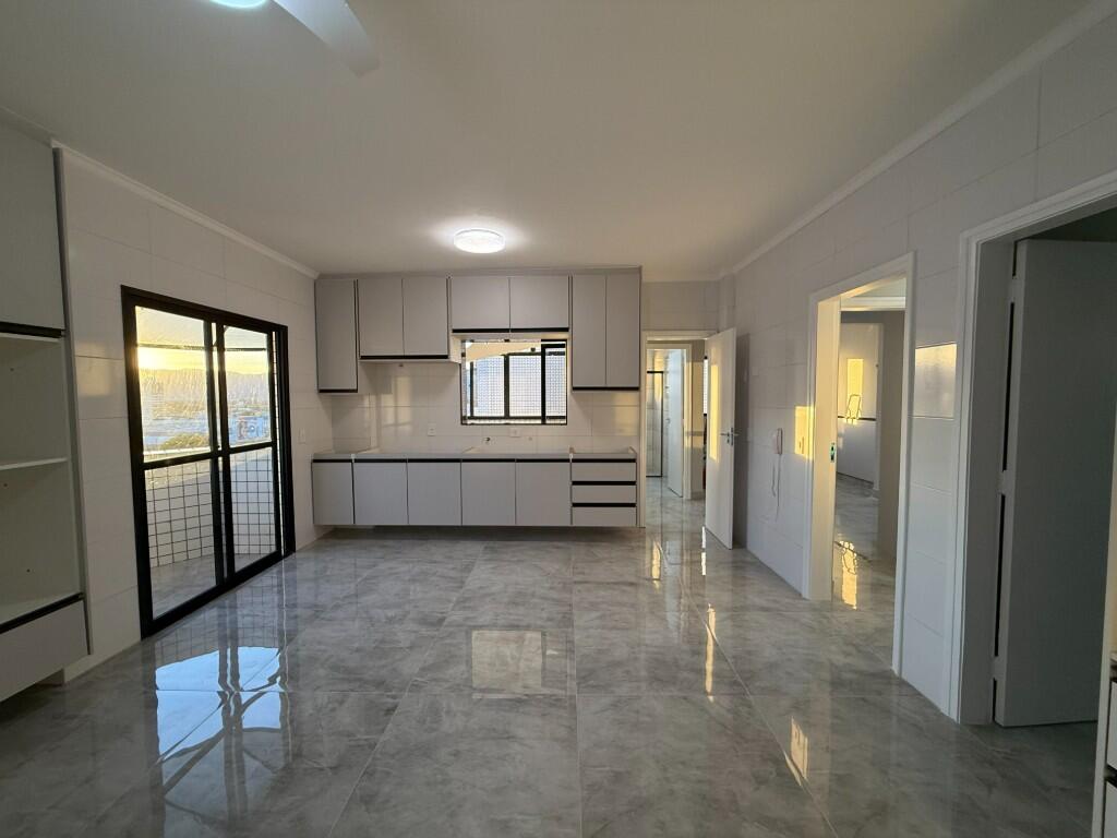 Apartamento com 4 quartos e 319 m² em Ocian, Praia Grande