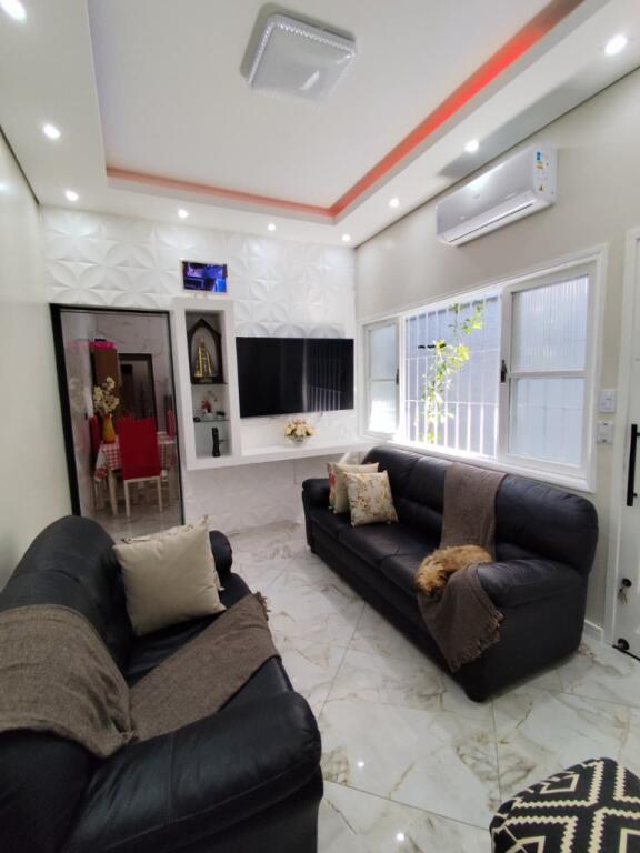 Casa com 4 quartos e 130 m² em Ocian, Praia Grande