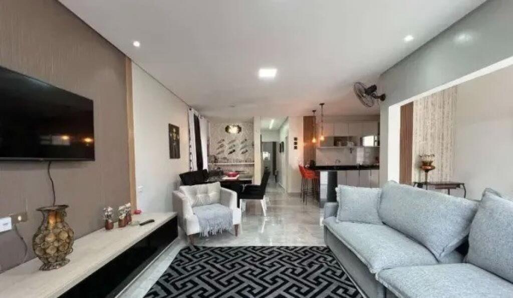 Casa com 3 quartos e 148 m² em Ocian, Praia Grande