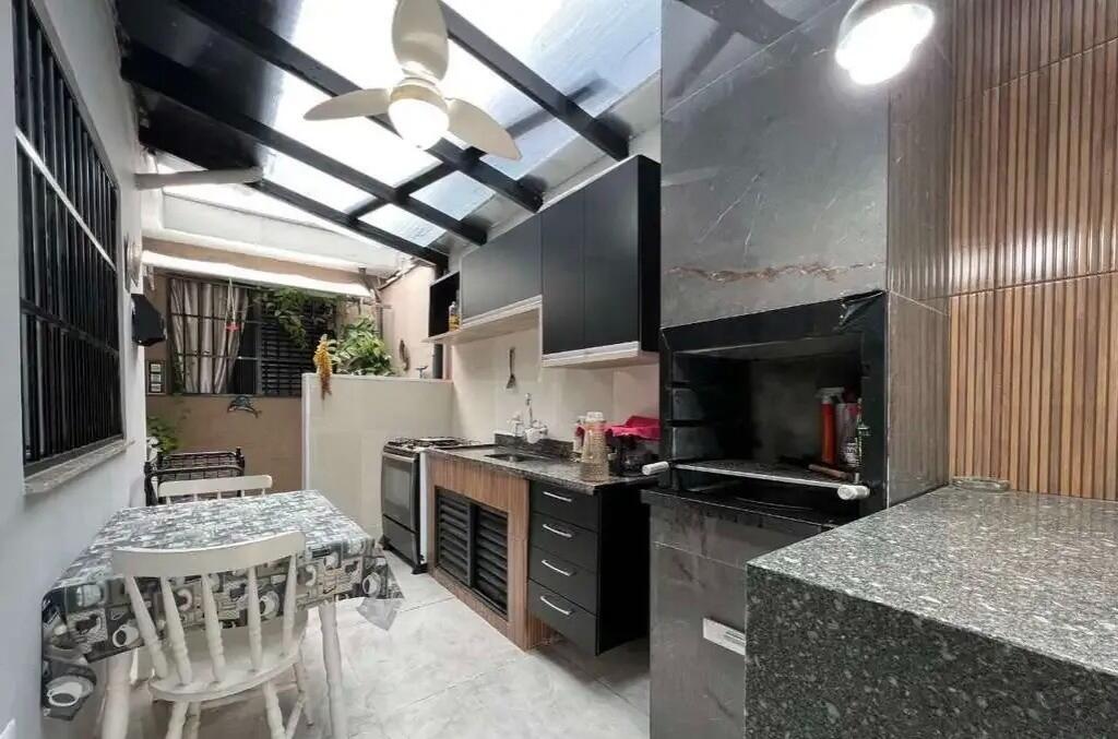 Casa com 3 quartos e 148 m² em Ocian, Praia Grande