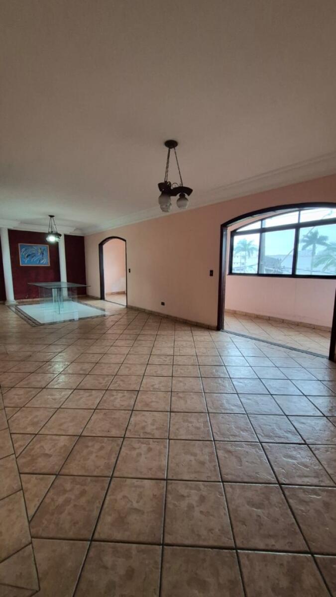 Casa com 4 quartos e 150 m² em Ocian, Praia Grande
