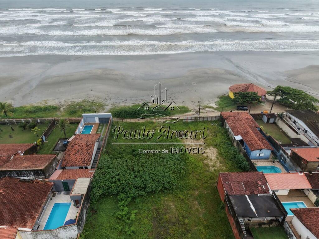 Terreno com 960 m² em Balneário Cascais, Mongaguá