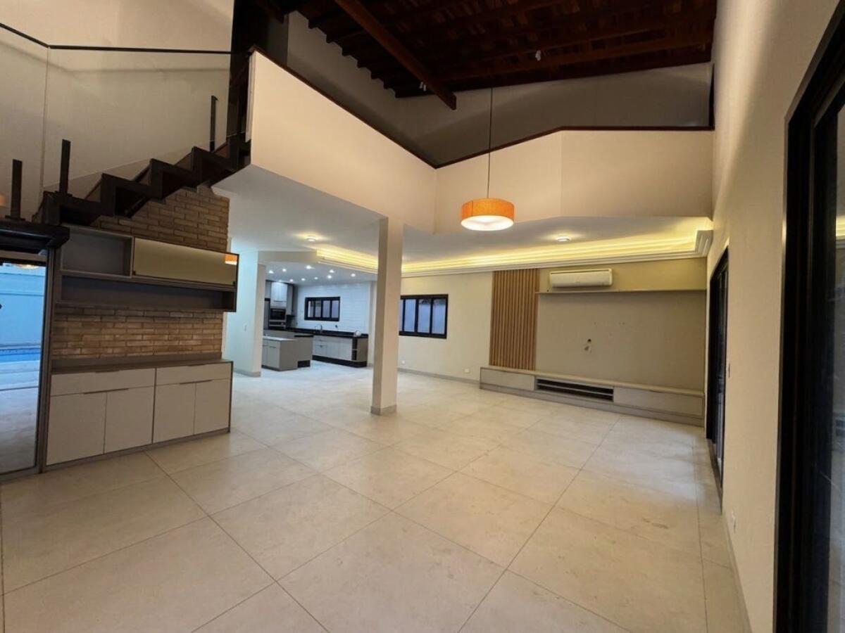 Casa com 4 quartos e 297 m² em Canto Do Forte, Praia Grande
