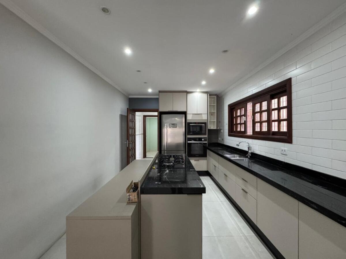 Casa com 4 quartos e 297 m² em Canto Do Forte, Praia Grande