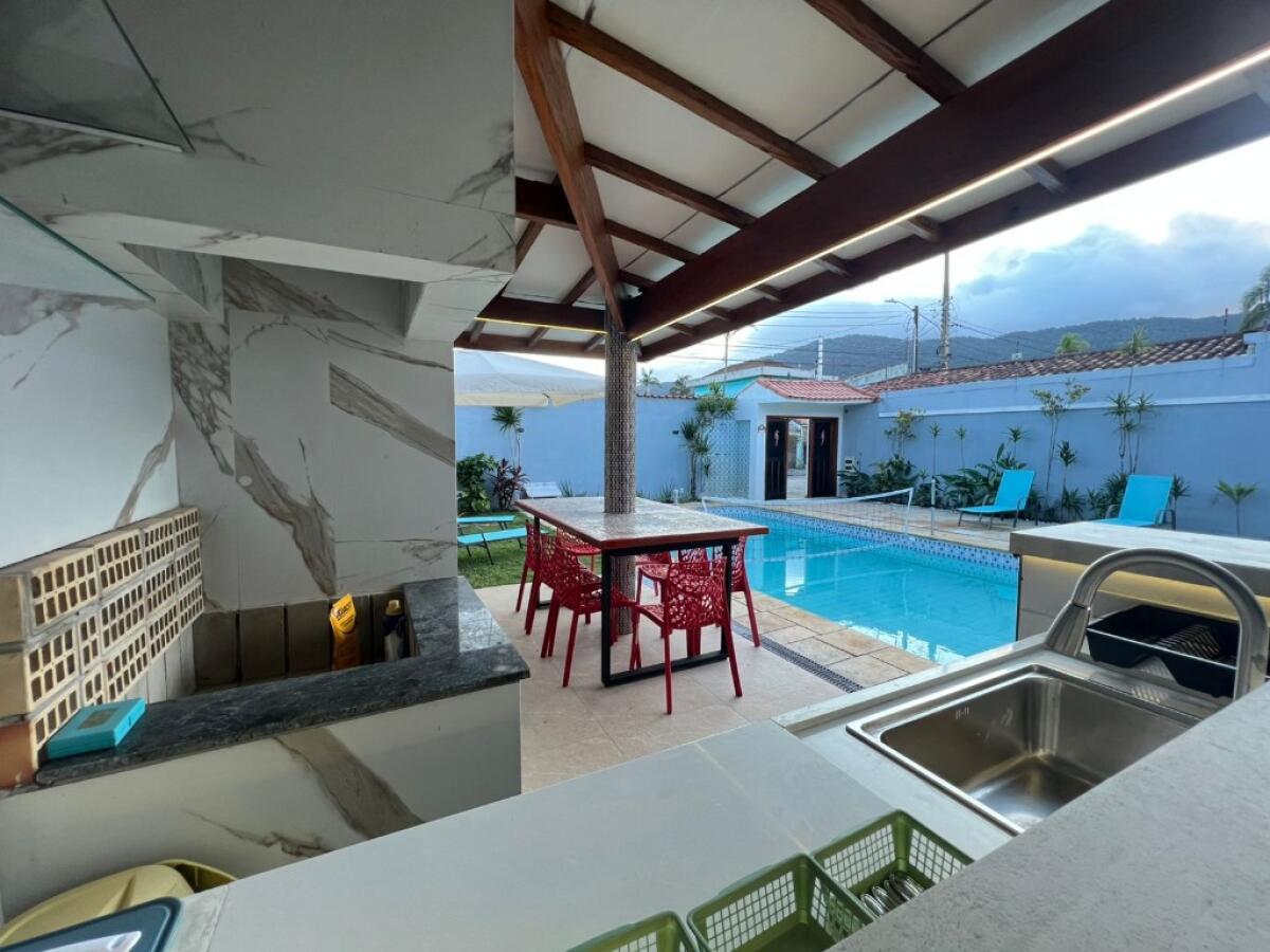 Casa com 4 quartos e 200 m² em Flórida, Praia Grande