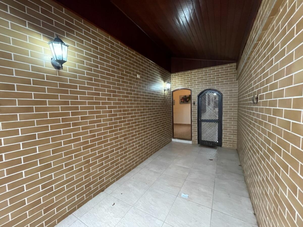 Casa com 3 quartos e 150 m² em Jardim Imperador, Praia Grande