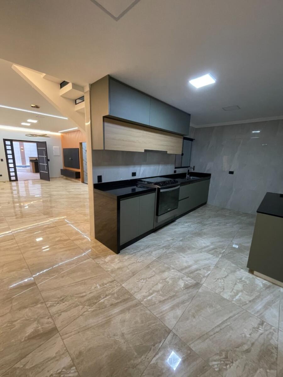 Casa com 4 quartos e 220 m² em Vila Caiçara, Praia Grande