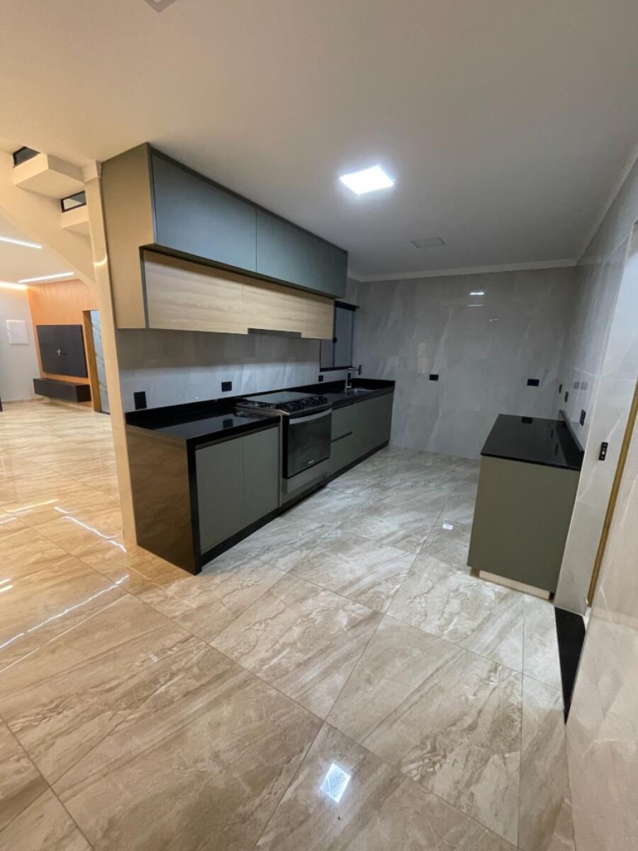 Casa com 4 quartos e 220 m² em Vila Caiçara, Praia Grande