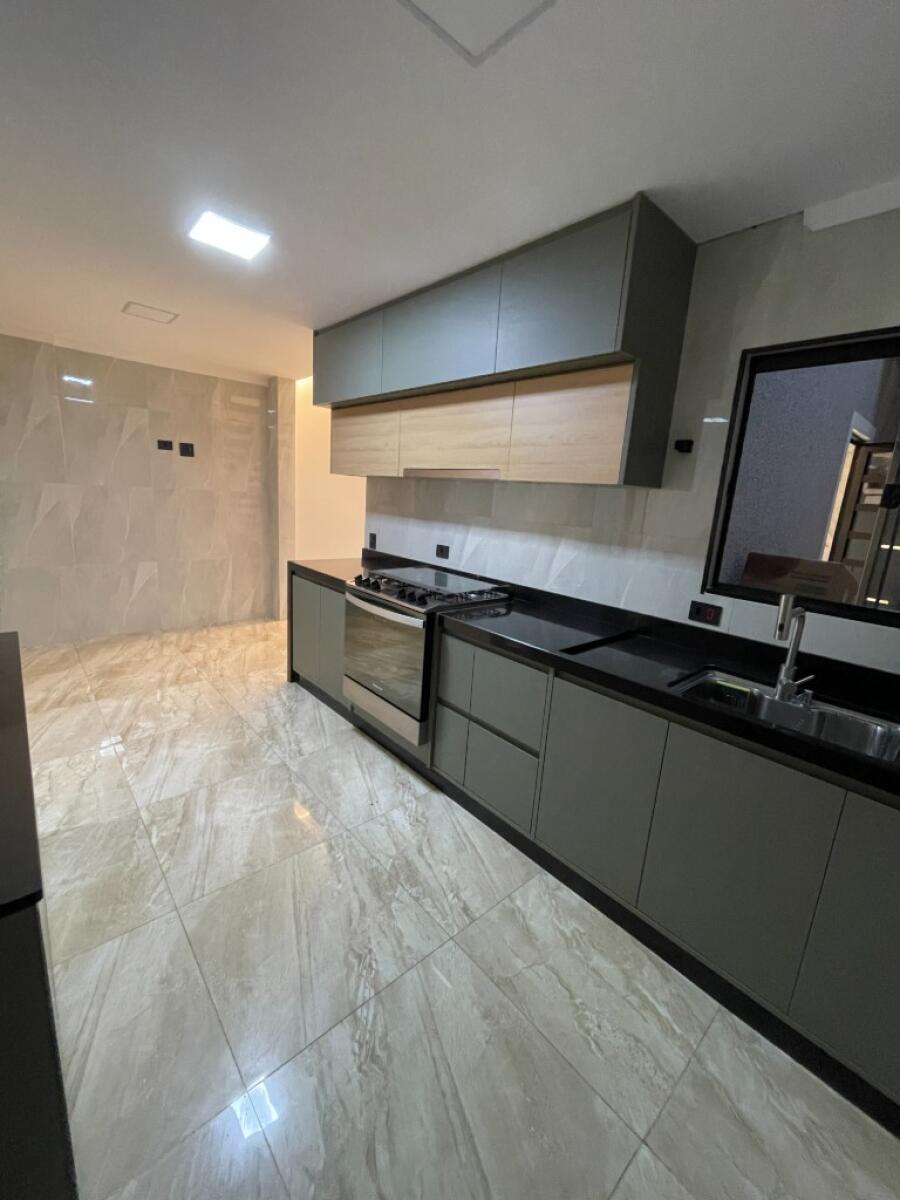 Casa com 4 quartos e 220 m² em Vila Caiçara, Praia Grande