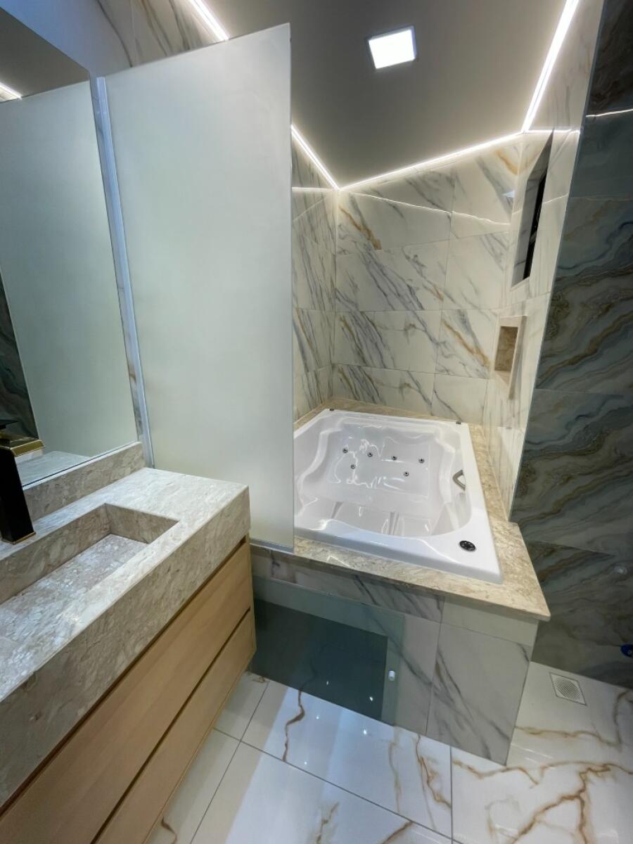 Casa com 4 quartos e 220 m² em Vila Caiçara, Praia Grande
