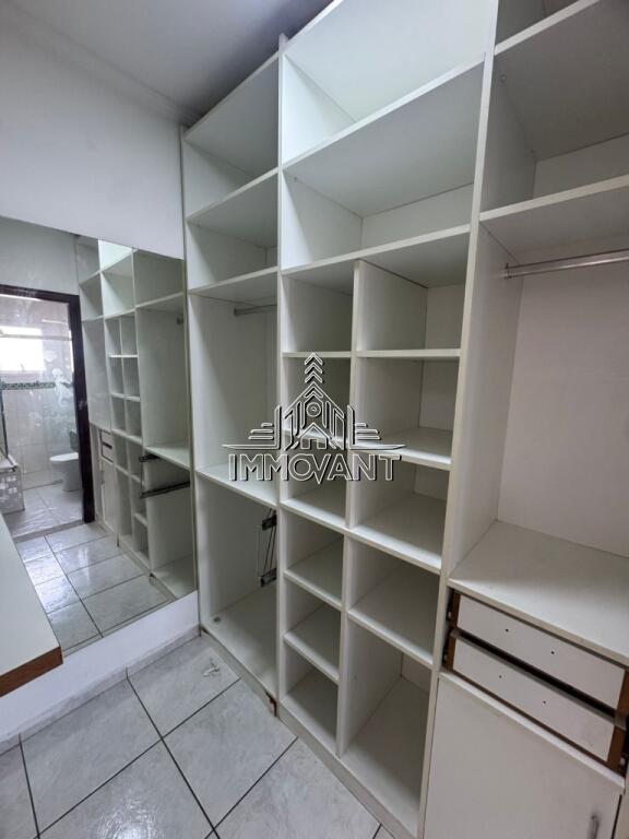 Casa com 3 quartos e 173 m² em Vila Tupi, Praia Grande