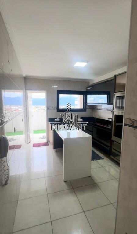 Apartamento com 2 quartos e 220 m² em Ocian, Praia Grande