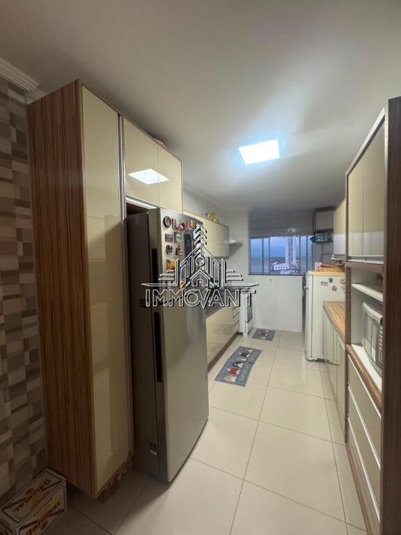 Apartamento com 2 quartos e 100 m² em Vila Tupi, Praia Grande