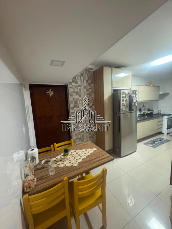 Apartamento com 2 quartos e 100 m² em Vila Tupi, Praia Grande