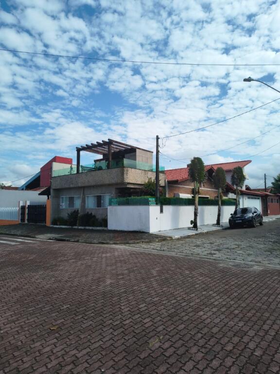 Casa com 5 quartos e 250 m² em Aviação, Praia Grande