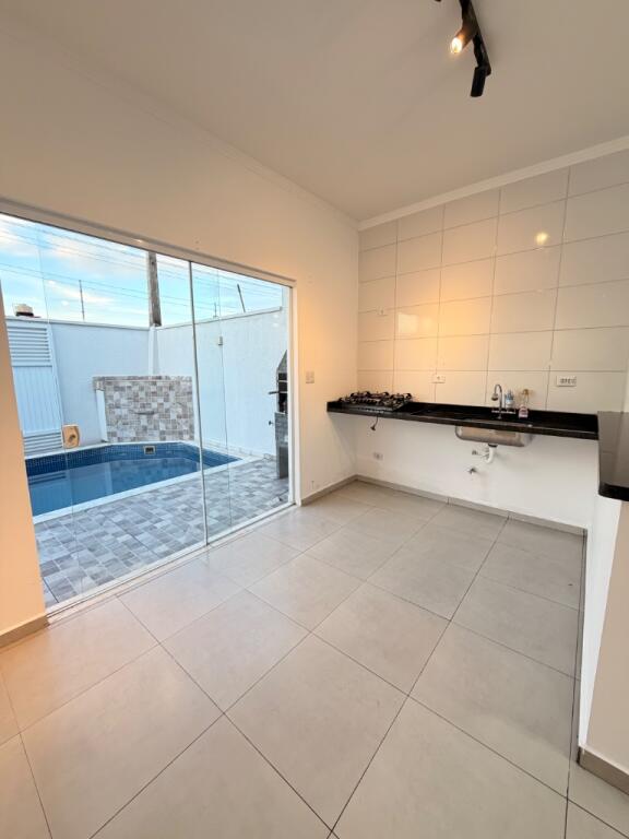 Casa, 3 quartos, 80 m² - Foto 1
