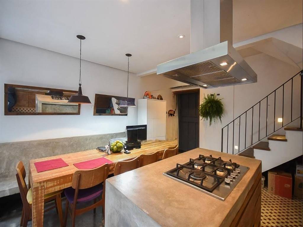 Casa com 4 quartos e 180 m² em Vila Guilhermina, Praia Grande