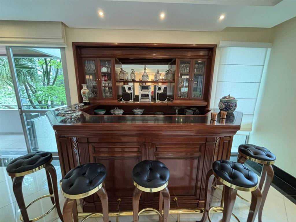 Apartamento com 4 quartos e 230 m² em Vila Guilhermina, Praia Grande