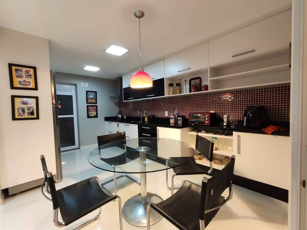 Apartamento com 3 quartos e 210 m² em Vila Guilhermina, Praia Grande