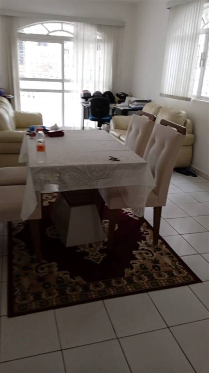 Casa com 5 quartos e 200 m² em Vila Guilhermina, Praia Grande