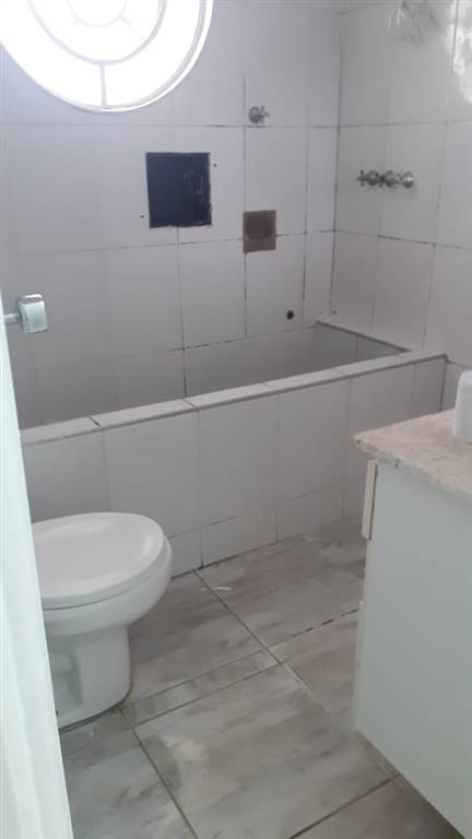 Casa com 5 quartos e 200 m² em Vila Guilhermina, Praia Grande