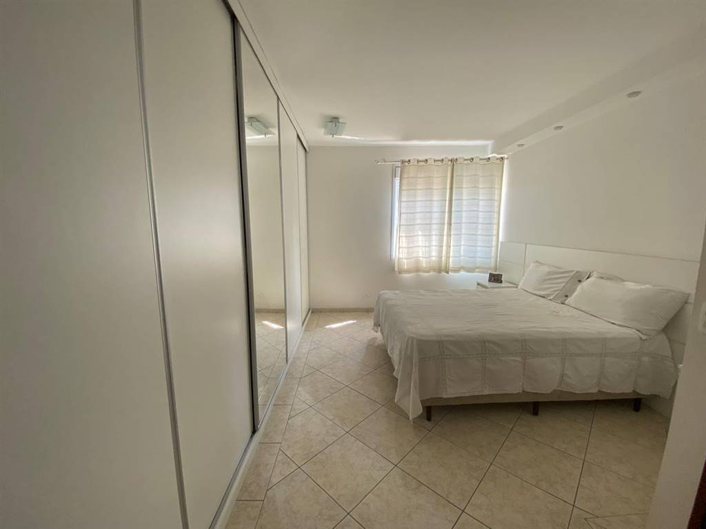 Casa com 3 quartos e 239 m² em Vila Guilhermina, Praia Grande