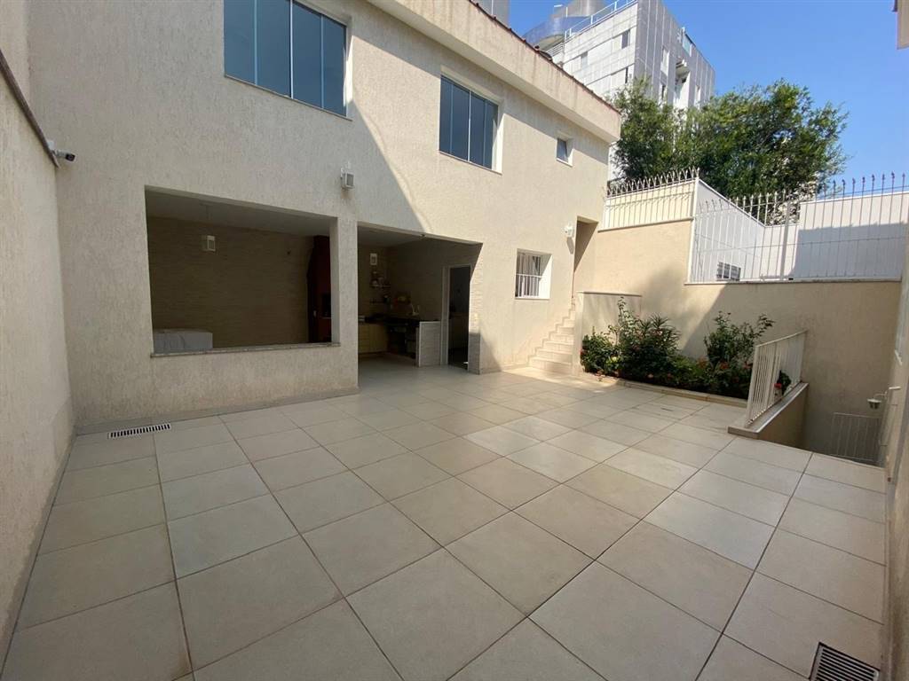 Casa com 3 quartos e 239 m² em Vila Guilhermina, Praia Grande