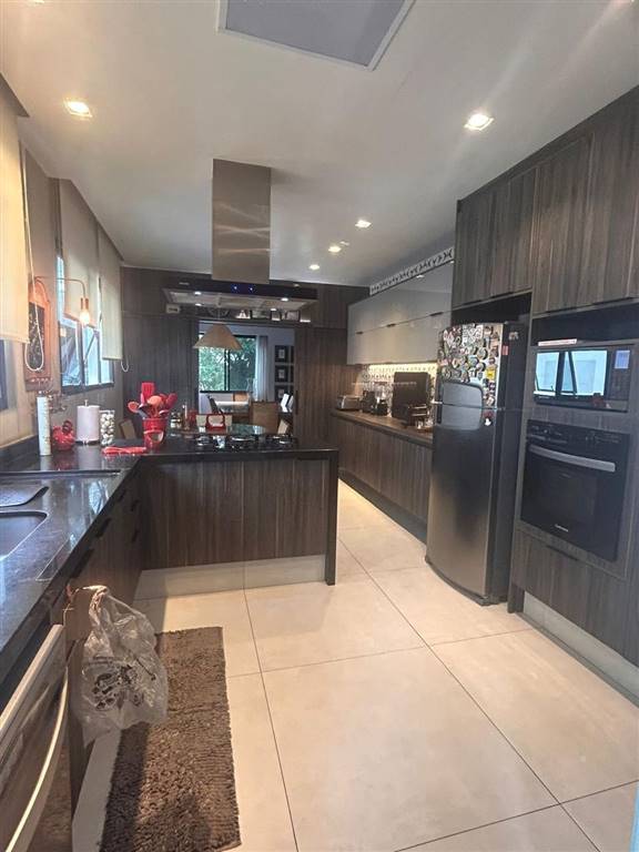 Apartamento com 4 quartos e 220 m² em Vila Guilhermina, Praia Grande