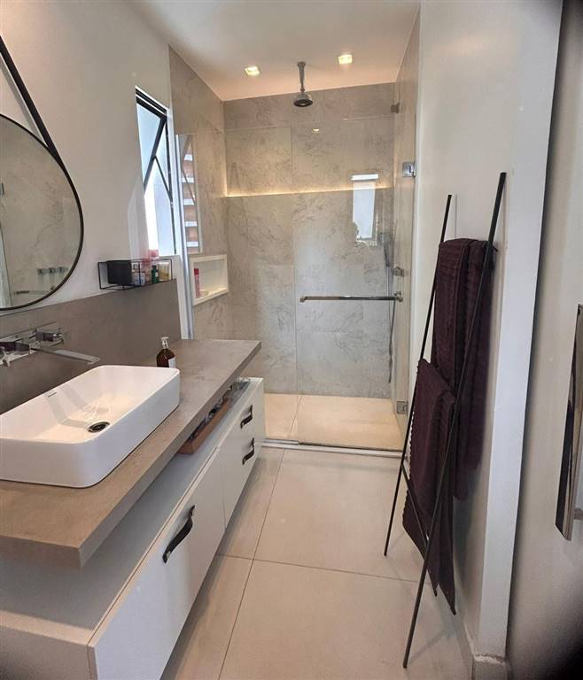 Apartamento com 4 quartos e 220 m² em Vila Guilhermina, Praia Grande