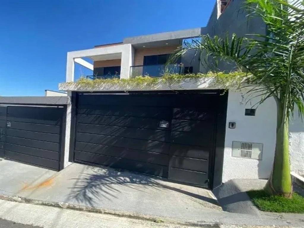 Casa com 3 quartos e 200 m² em Vila Guilhermina, Praia Grande