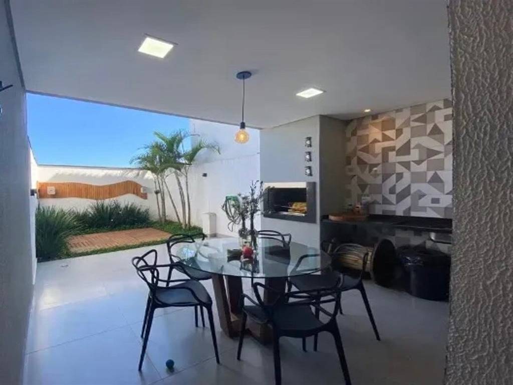 Casa com 3 quartos e 200 m² em Vila Guilhermina, Praia Grande