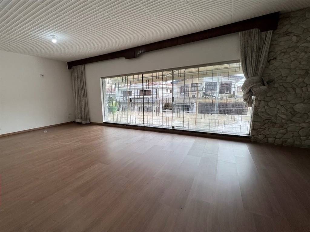 Casa com 3 quartos e 200 m² em Vila Guilhermina, Praia Grande