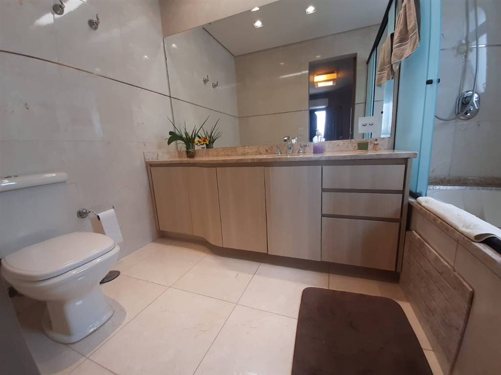 Apartamento com 3 quartos e 275 m² em Vila Guilhermina, Praia Grande