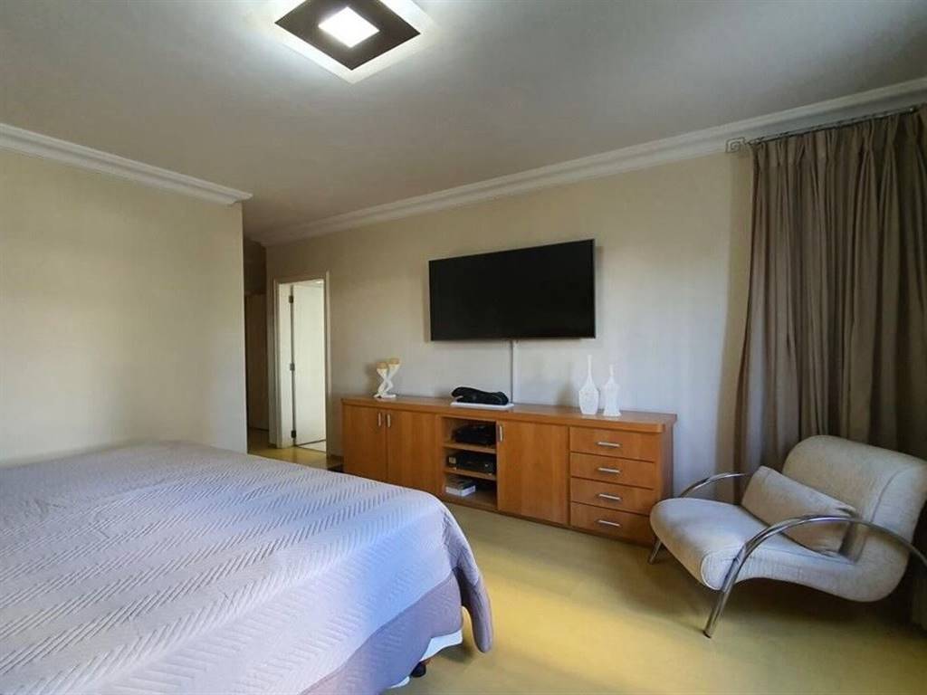 Apartamento com 4 quartos e 300 m² em Vila Guilhermina, Praia Grande