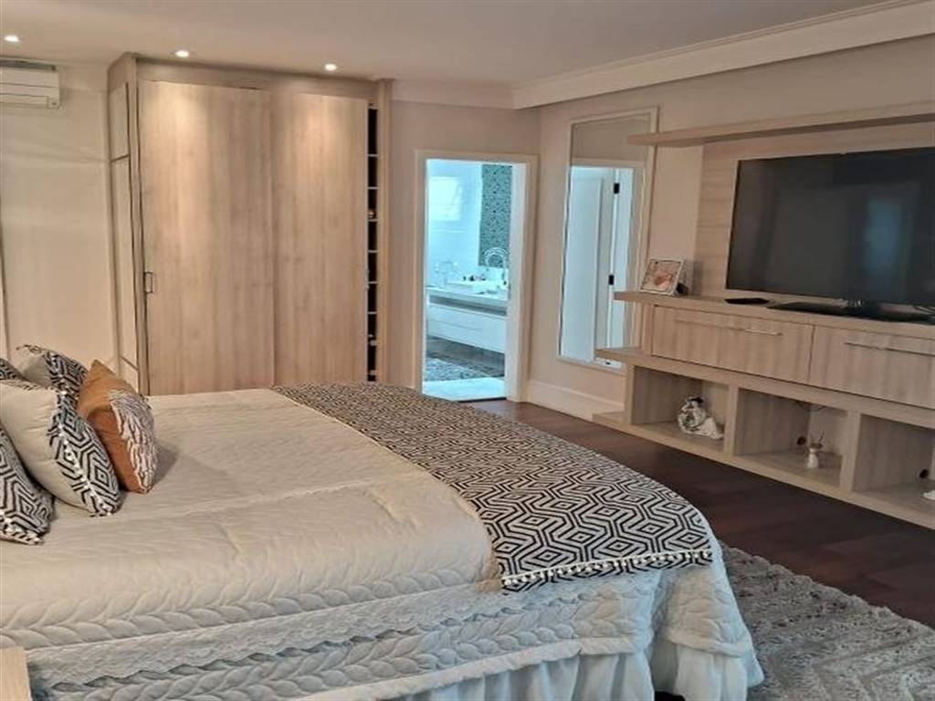 Apartamento com 4 quartos e 300 m² em Vila Guilhermina, Praia Grande