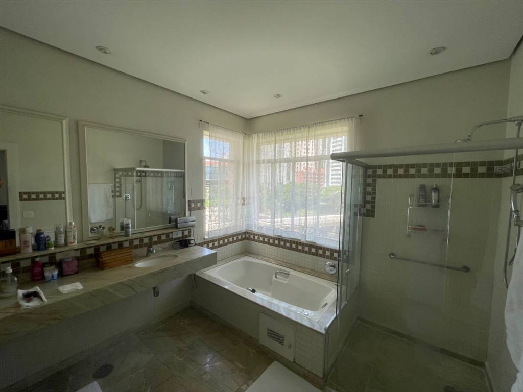 Apartamento com 3 quartos e 350 m² em Vila Guilhermina, Praia Grande